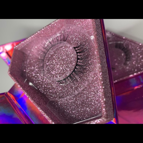 Artemis - Picture 2 of 3